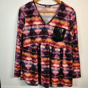 Heimish USA Women's Long-sleeved V-neck Geometric Babydoll Blouse. Size Large